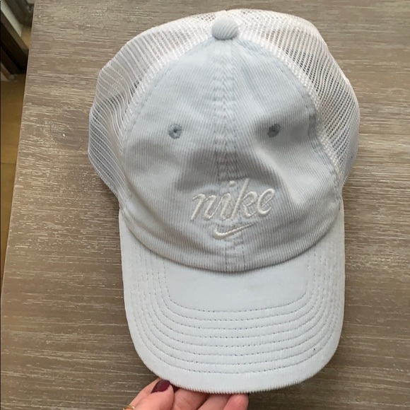 baby blue nike cap